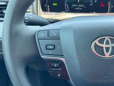 Used 2025 Toyota Camry LE FWD image 22