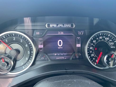 Used 2021 RAM 1500 Big Horn AWD/4WD image 14
