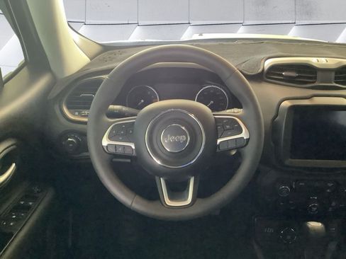 Used 2023 Jeep Renegade Latitude AWD/4WD image 9