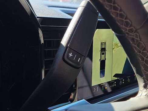 Used 2024 Chevrolet Silverado 2500 High Country image 18