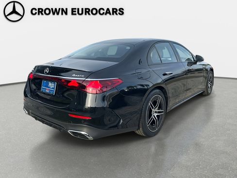 Used 2025 Mercedes-Benz E 350 4MATIC Sedan image 4