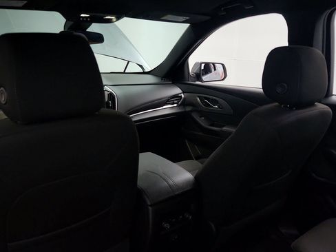 Used 2023 Chevrolet Traverse LT FWD image 23
