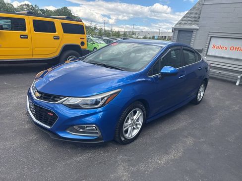 Used 2016 Chevrolet Cruze LT w/ Convenience Package FWD image 3