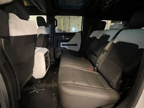 New 2024 GMC Hummer EV 2X image 16