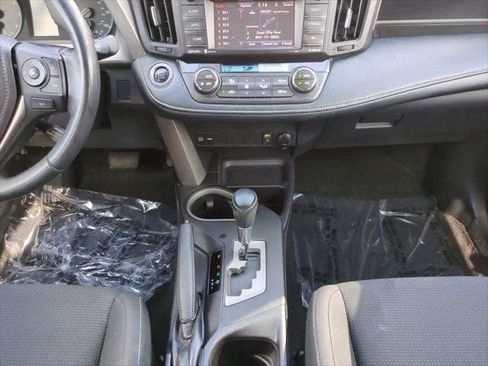 Certified 2018 Toyota RAV4 XLE w/ Plus Extra Value Package AWD/4WD image 18