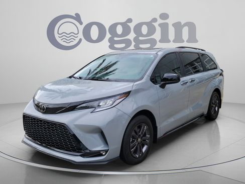 Used 2026 Toyota Sienna XSE AWD/4WD image 1