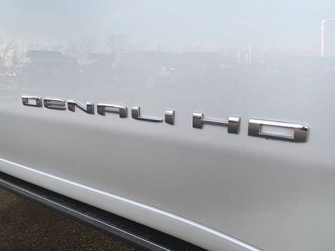 Used 2024 GMC Sierra 3500 Denali Ultimate image 33