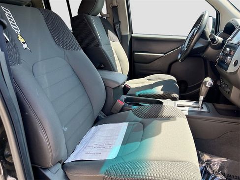 Used 2019 Nissan Frontier PRO-4X image 30