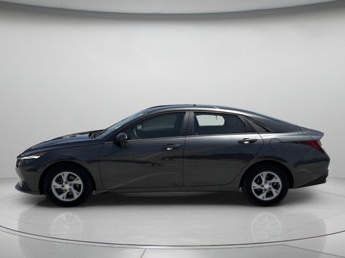 Used 2023 Hyundai Elantra SE FWD image 5