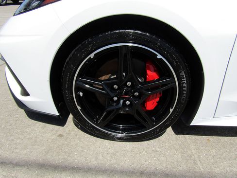Used 2022 Chevrolet Corvette Stingray Preferred Cpe w/ Z51 Performance Package RWD image 26