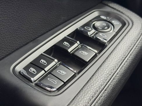 Used 2018 Porsche Macan image 28