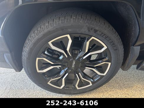 Used 2025 GMC Sierra EV Denali image 5