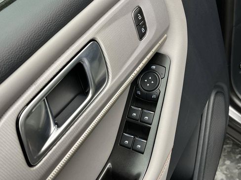 New 2026 Ford Explorer Active w/ Active Comfort Package AWD/4WD image 9