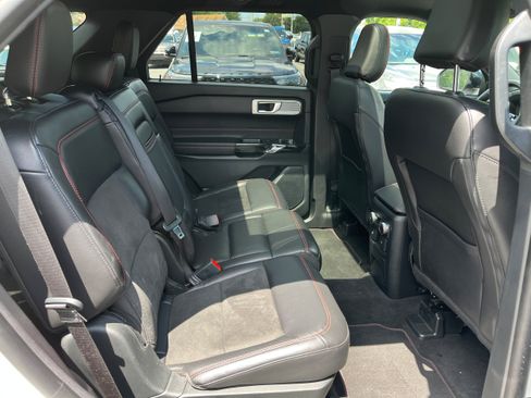 Certified 2022 Ford Explorer ST-Line w/ Class IV Trailer Tow Package AWD/4WD image 7