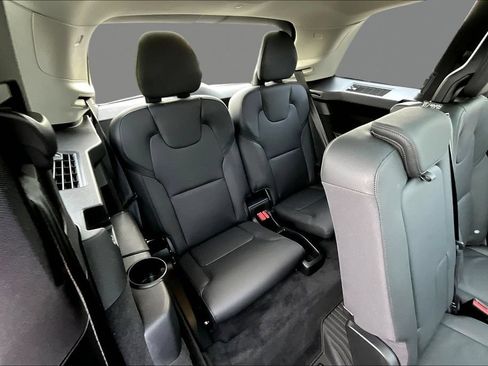 Used 2025 Volvo XC90 T8 Plus w/ Protection Package Premier AWD/4WD image 28