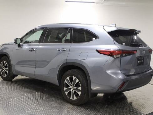 Used 2021 Toyota Highlander XLE image 7