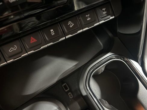 Used 2022 GMC Sierra 1500 AT4X image 50