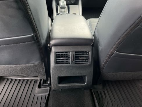 Used 2024 Mitsubishi Outlander SE AWD/4WD image 26