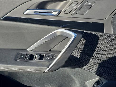 Used 2025 BMW X1 xDrive28i image 30