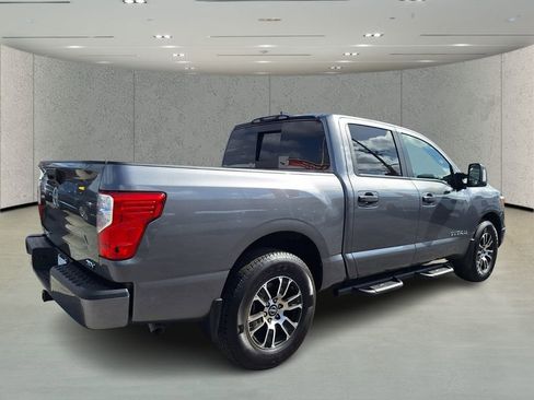 Used 2024 Nissan Titan SV w/ SV Convenience Package image 5