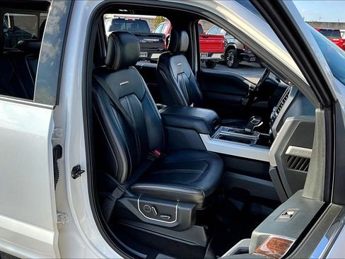 Used 2017 Ford F150 Platinum w/ Equipment Group 701A Luxury image 29