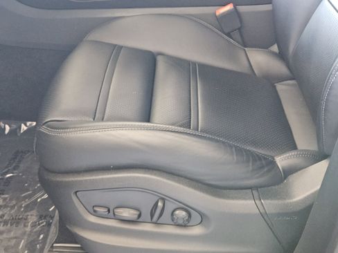 Certified 2022 Porsche Cayenne S image 23