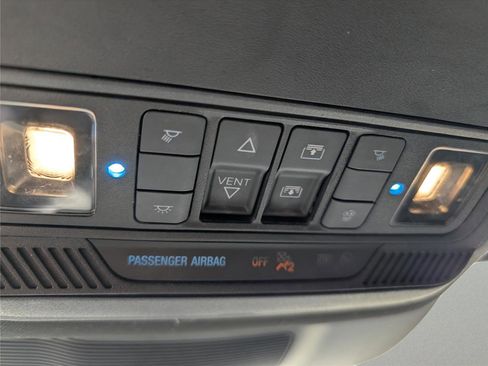 Used 2020 Ford Explorer XLT w/ Equipment Group 202A image 12