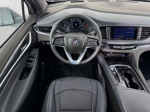 Used 2024 Buick Enclave Premium image 28