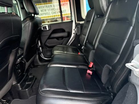 Used 2020 Jeep Wrangler Unlimited Sahara AWD/4WD image 31