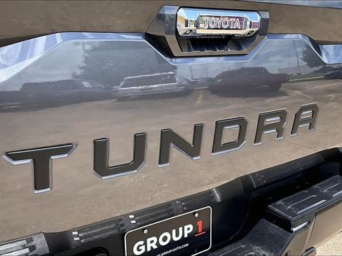 Used 2025 Toyota Tundra Limited AWD/4WD image 30