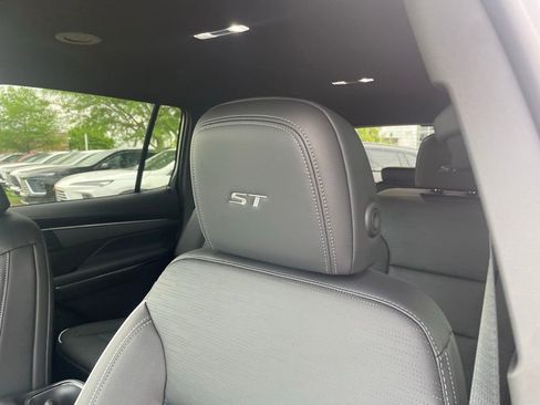 New 2026 Buick Enclave Sport Touring FWD image 20