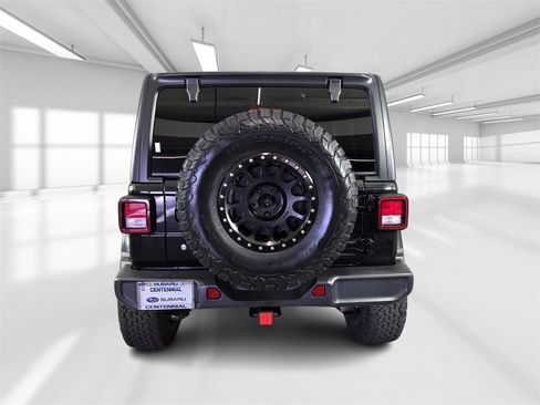Used 2019 Jeep Wrangler Unlimited Sahara image 5
