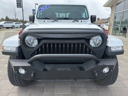 Used 2021 Jeep Gladiator Overland w/ Trailer Tow Package image 7