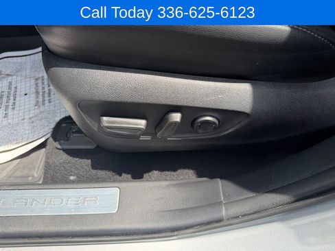 Used 2021 Toyota Highlander Limited FWD image 16