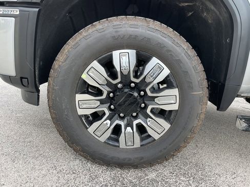 New 2026 GMC Sierra 2500 Denali w/ Denali Reserve Package AWD/4WD image 39