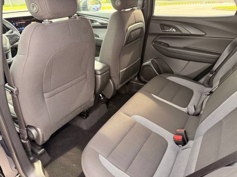 Used 2025 Chevrolet TrailBlazer LT FWD image 33