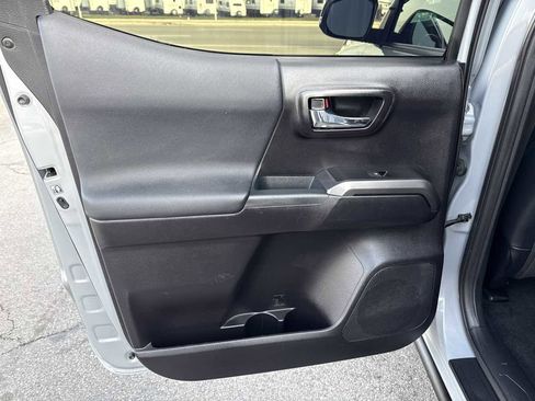 Used 2017 Toyota Tacoma TRD Pro image 16