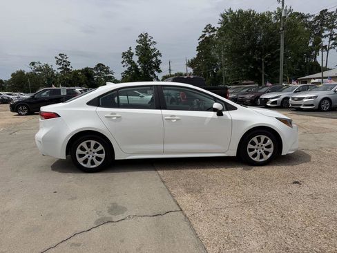 Used 2021 Toyota Corolla LE w/ Carpet Mat Package (TMS) FWD image 4