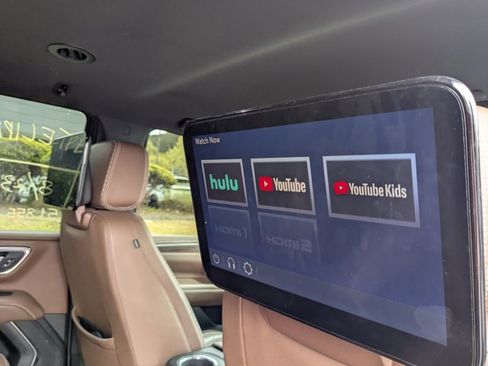 Used 2023 Chevrolet Tahoe High Country w/ Advanced Technology Package image 13