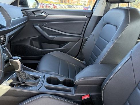 Used 2024 Volkswagen Jetta SE image 24