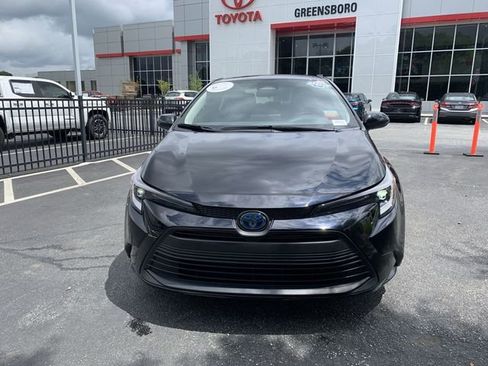 Certified 2024 Toyota Corolla LE FWD image 3