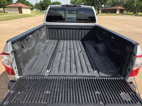 Used 2016 Nissan Titan SL RWD image 35