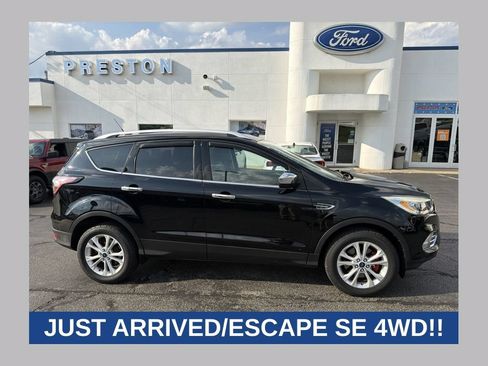 Used 2017 Ford Escape SE w/ Equipment Group 201A AWD/4WD image 1
