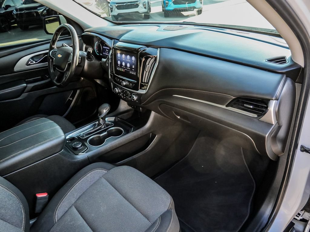 Used 2021 Chevrolet Traverse LT FWD image 16