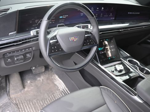 Used 2026 Cadillac Escalade Sport w/ Touring Package image 12