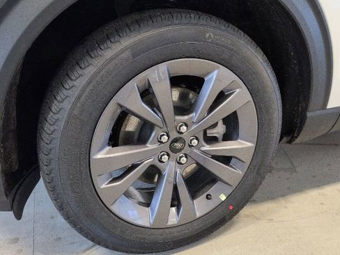 New 2026 Ford Explorer Active w/ Active Comfort Package AWD/4WD image 9