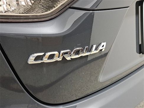 Used 2025 Toyota Corolla LE w/ Convenience Package image 9