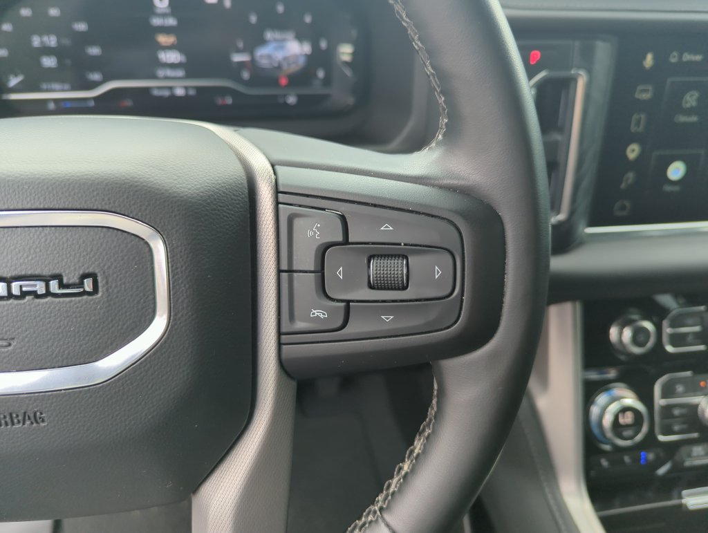 Used 2023 GMC Yukon XL Denali AWD/4WD image 22