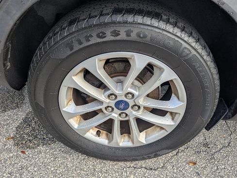 Used 2020 Ford Escape SE FWD image 21