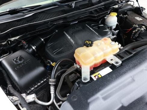 Used 2018 RAM 1500 Laramie AWD/4WD image 50